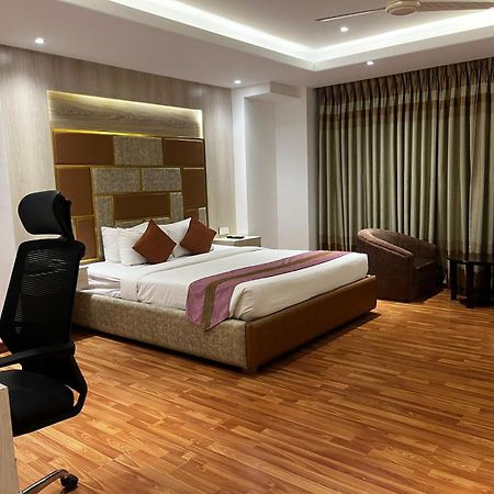 Royal Raj Hotel Rajshahi Eksteriør bilde