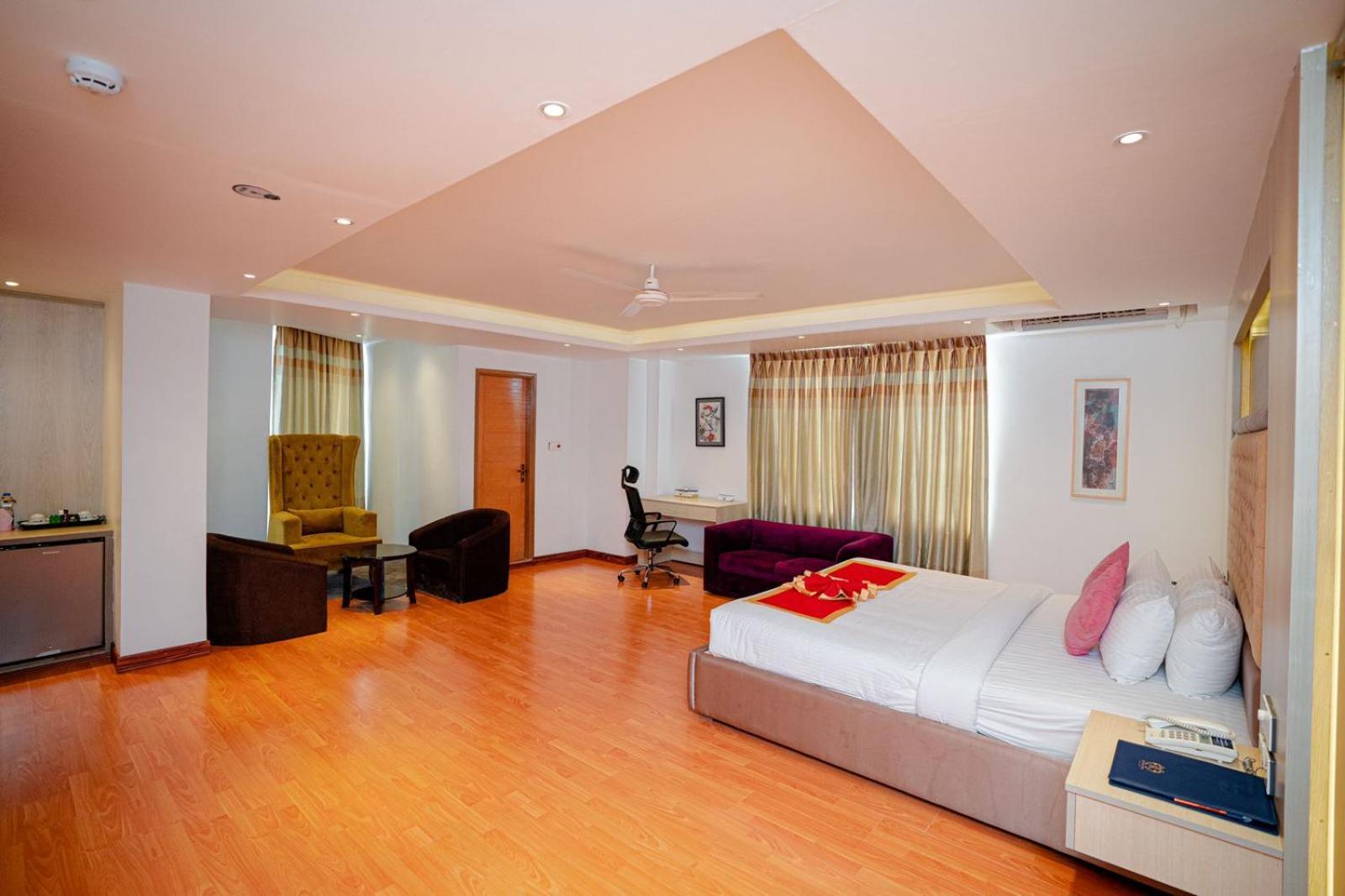 Royal Raj Hotel Rajshahi Eksteriør bilde