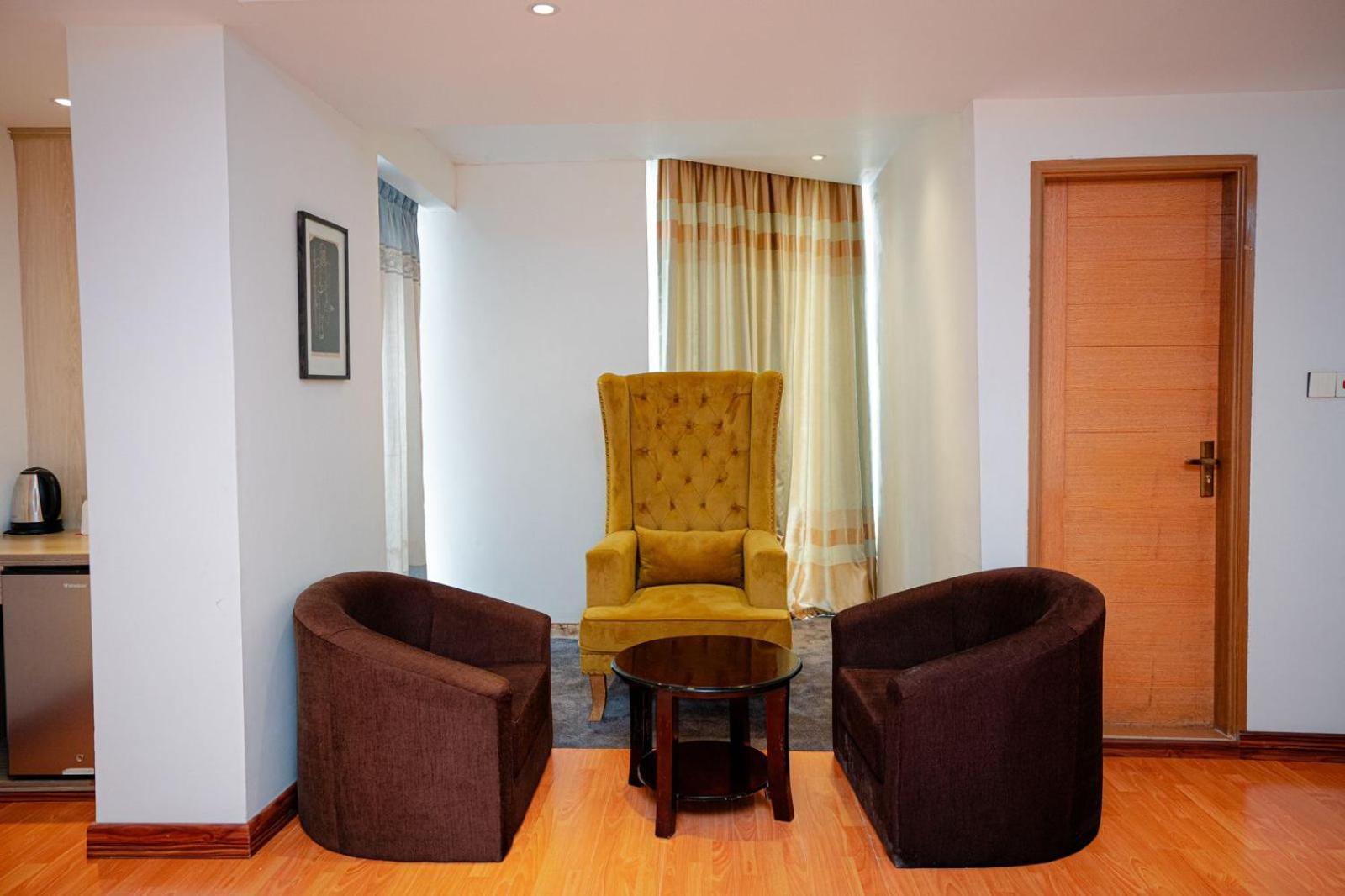 Royal Raj Hotel Rajshahi Eksteriør bilde