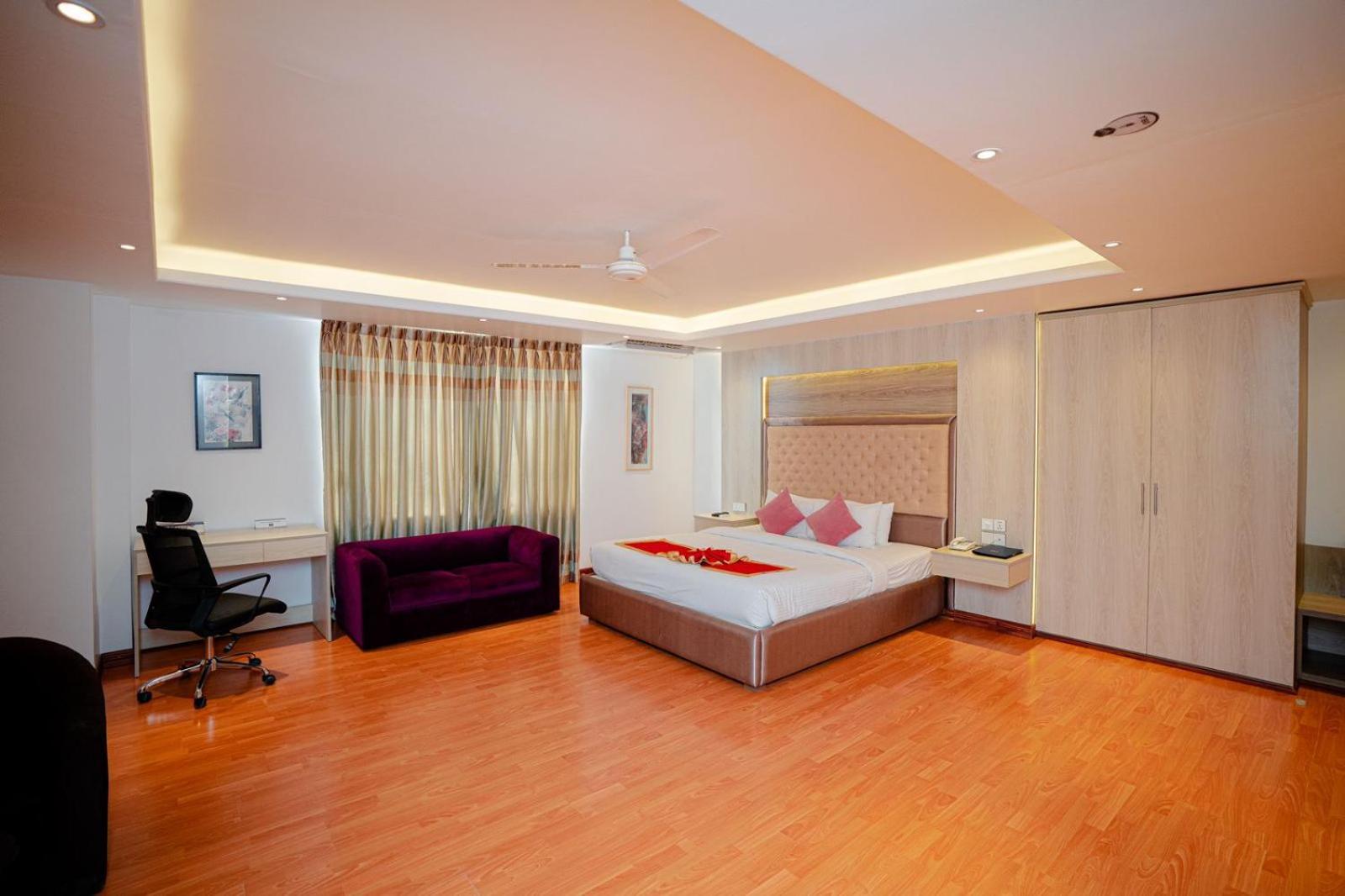 Royal Raj Hotel Rajshahi Eksteriør bilde