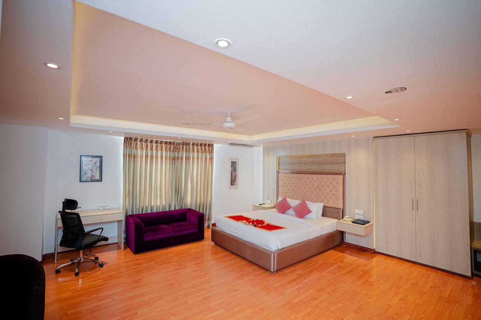 Royal Raj Hotel Rajshahi Eksteriør bilde