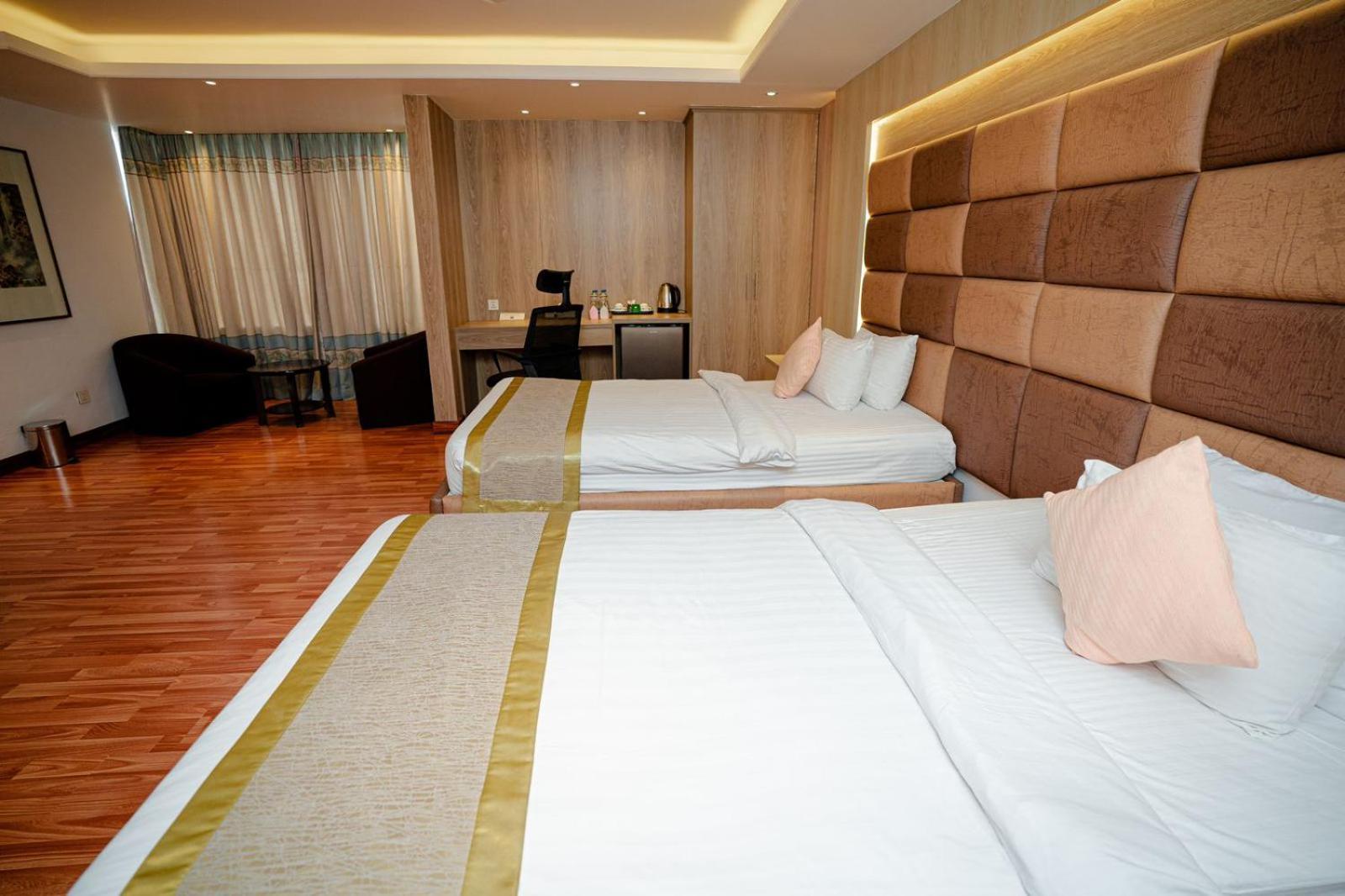 Royal Raj Hotel Rajshahi Eksteriør bilde